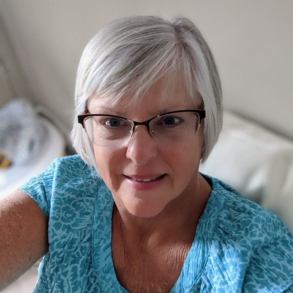Meet your Posher, Carolyn